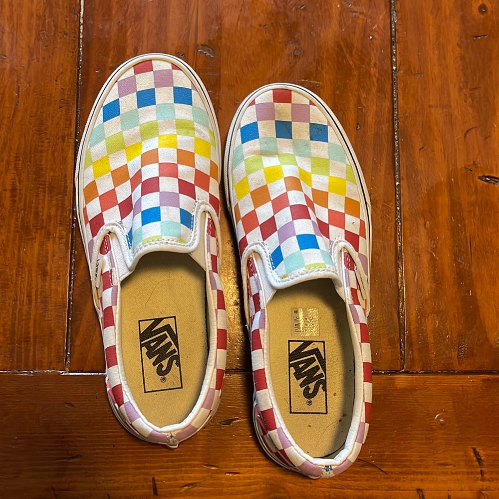Vans rainbow slides size 8 women 6 1/2 men and €38.5. Great condition. Worn x2
